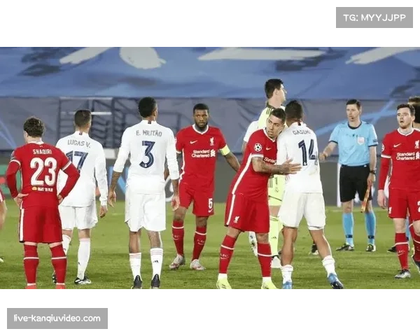 镜头记录：得知另一赛场保级对手进球后，埃尔切教练组瞬间凝固的表情